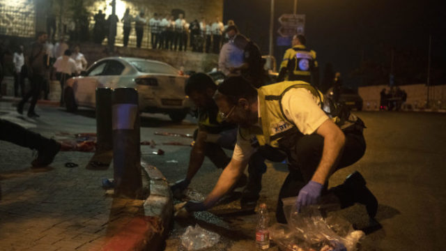 490609_israel_palestinians_12152 74c81f7865c94651bf44f7152b605472 676x451.jpg