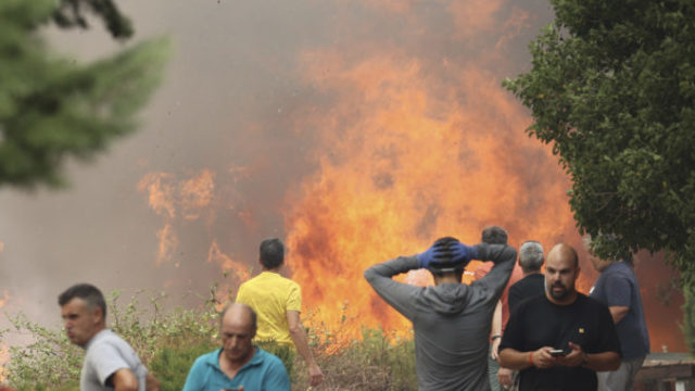 490646_spain_wildfire_56858 ce6a67a99df64efabbb2058116a68ad9 676x451.jpg