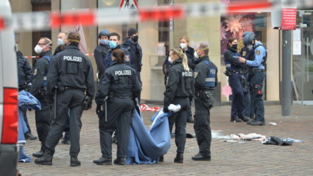 490757_germany_car_crash_51161 5f7e8cff515d4265994efd36cb88b516 scaled 1 676x451.jpg