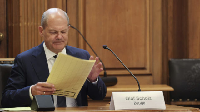 490975_germany_scholz_tax_evasion_34343 50a5dd457cb3430c97339770fbb53f9e 676x492.jpg