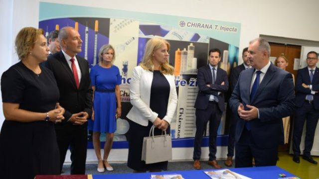 491310_prezidentka zuzana a aputova na navateve spoloanosti chirana 676x451.jpg