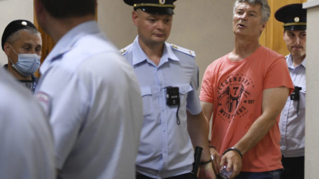491342_russia_ex mayor_arrested_68963 3d1d9af3fe3548f39b8728efbab12bed 676x451.jpg