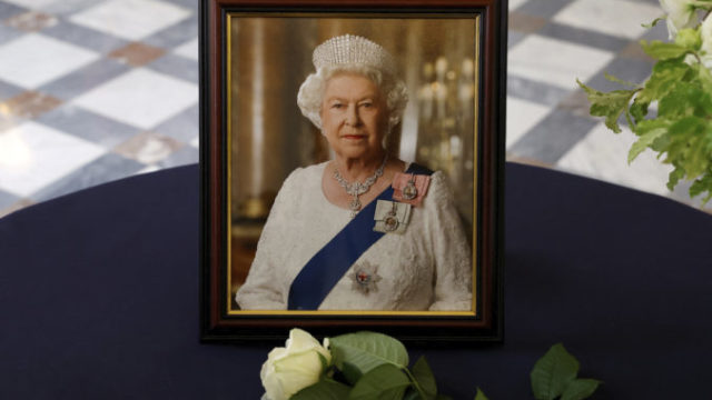 492332_france_britain_queen_78995 e5ed337111d444428b707841afe2fb07 676x451.jpg