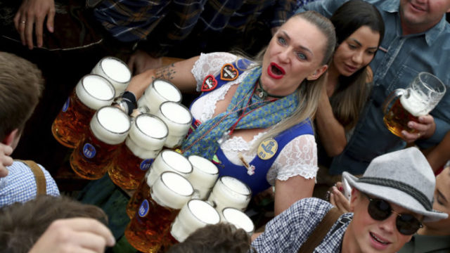 492546_germany_oktoberfest_inflation_93910 a7bc08d6b37d4eb9932c739441e15a41 676x447.jpg