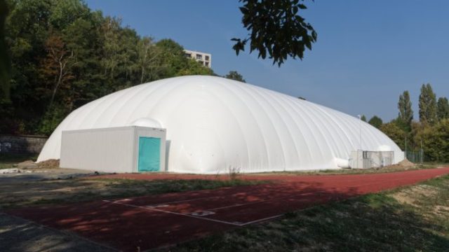 492601_kosice nafukovacia hala plavaren 676x505.jpg