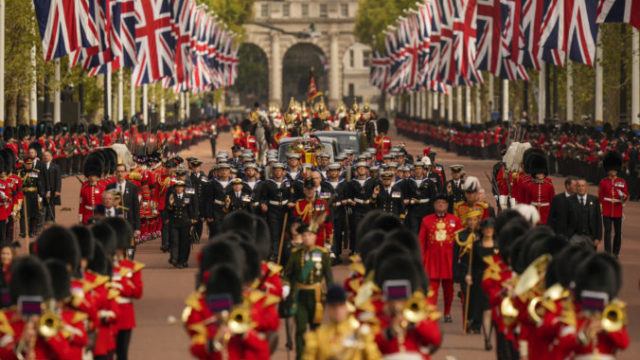 492681_britain_royals_funeral_78781 0b3c4da856d74665ad41d0f7ec452da5 676x451.jpg