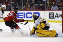 493586_bruins_devils_hockey_81796 f47ae2197d8e4bf7a262b5e80bf4496d 676x451.jpg