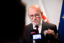 494089_minister r ker v bruseli_52418118875_o 676x451.jpg