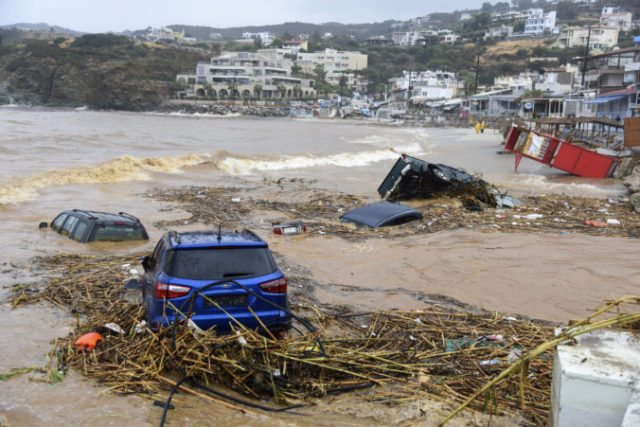 494325_greece_flood_83464 f27247d0e5b9431ebcbc9e9d5599f105 676x451.jpg