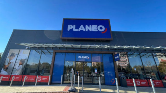 495123_predajne planeo s novym logom 1 676x408.jpg