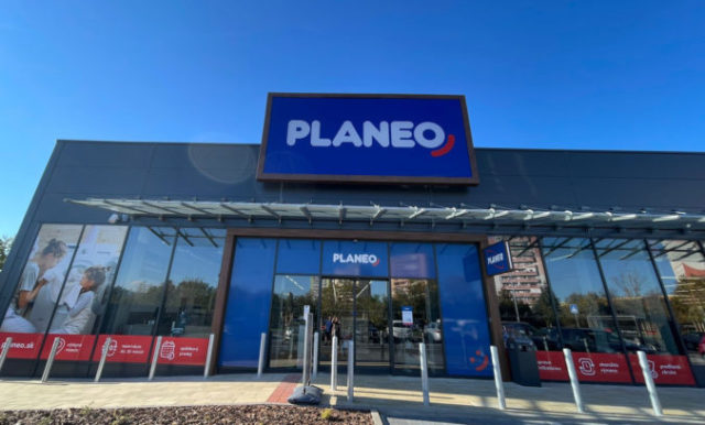 495123_predajne planeo s novym logom 1 676x408.jpg