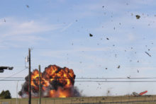 495775_dallas_air_show_crash_29484 9121cf1cbfc9472b903bb443b4170172 676x451.jpg