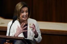 496015_nancy pelosiova 676x451.jpg