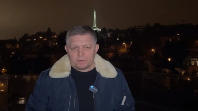 496080_robert fico 676x381.jpg