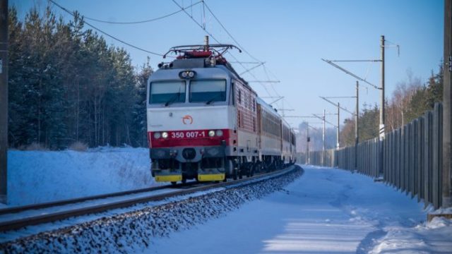 497657_zssk posilni 25 ic vlakov o 38 voznov 676x423.jpg