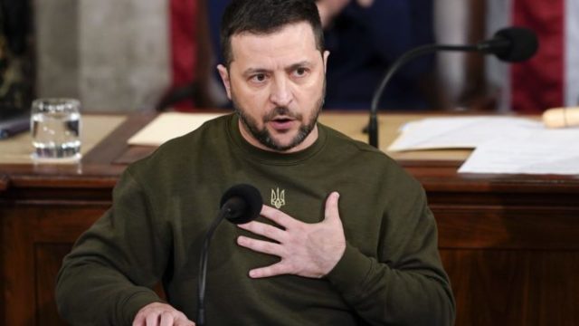 498204_volodymyr zelenskyj 676x451.jpg