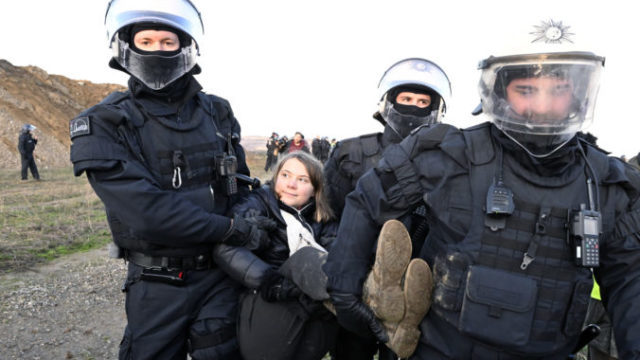 498779_germany_coal_protest_73082 f7d77e37a1894483a48acbfdd73e1f8e 676x451.jpg