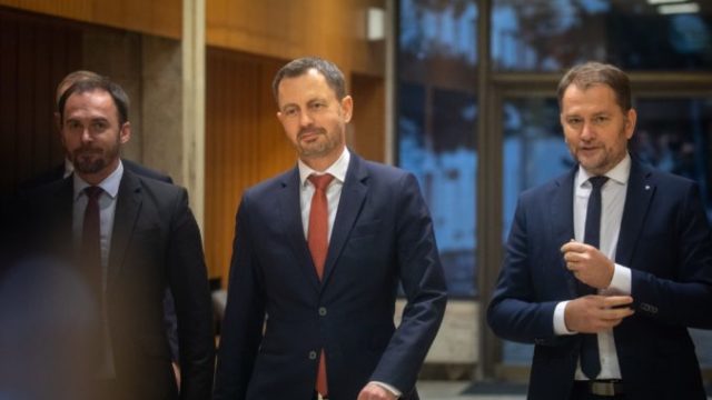 498878_michal sipos eduard heger igor matovic 676x451.jpg