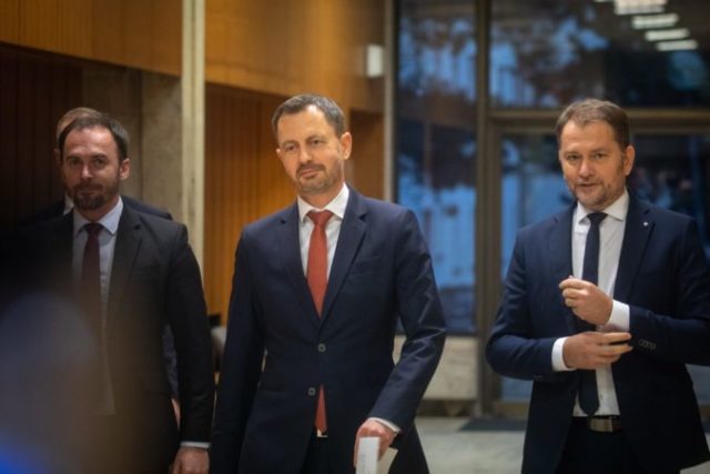 498878_michal sipos eduard heger igor matovic 676x451.jpg