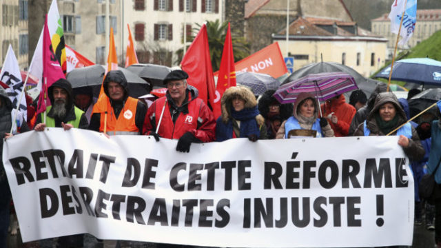 498888_france_pension_protests_01806 3b69cf6d9c894db8bd6064f9ad902985 676x440.jpg