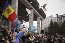 500472_moldavsko protest 676x451.jpg