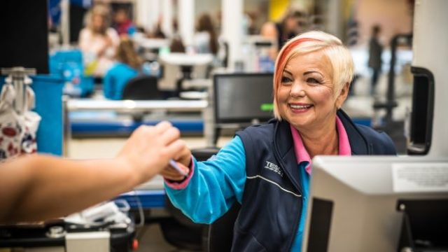 500878_tesco zvysuje mzdy.jpg