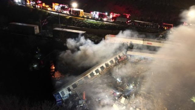 500893_aptopix_greece_train_collision_26079 1 676x507.jpg