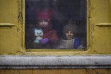 502897_russia_ukraine_war_goodbyes_photo_gallery_22838 b829a932e0bc4e26a3e530d06952df08 676x451.jpg