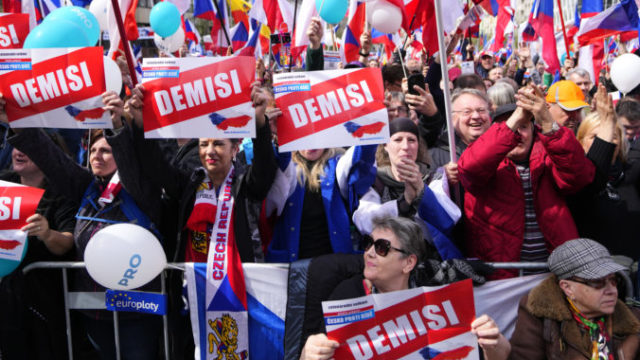 502903_czech_republic_protest_58998 676x451.jpg