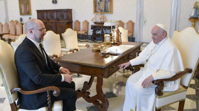 503398_vatican_pope_ukraine_31661 676x451.jpg