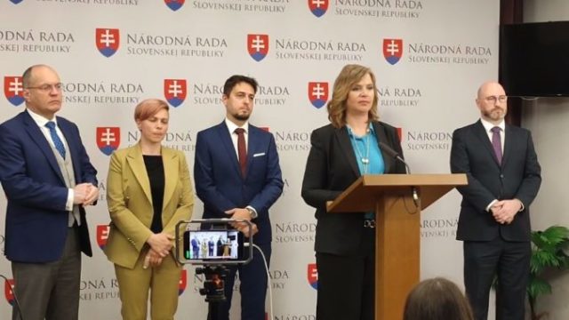 503643_za ludi 676x396.jpg