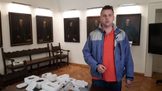 504052_645e06ccaee47338744665 676x507.jpg