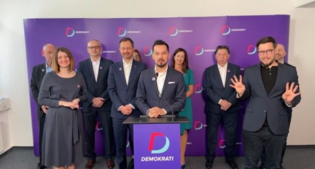 504293_demokrati 676x362.jpg