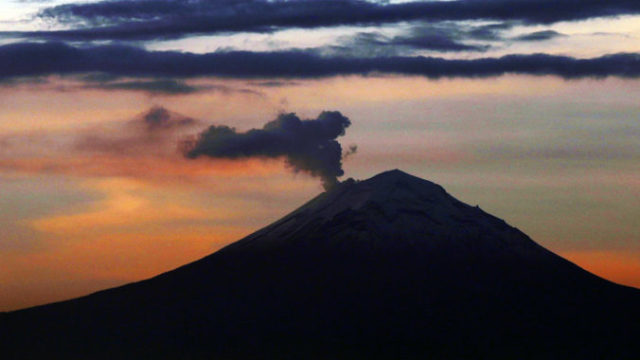 504415_mexico_watched_volcano_33790 676x451.jpg