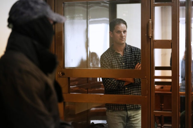 504662_russia_us_detained_reporter_70798 676x451.jpg