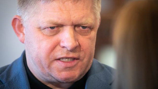 504918_robert fico predseda strany smer sd 676x451.jpg
