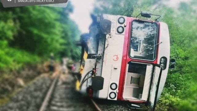 505350_kociha prevrateny vlak 676x430.jpg