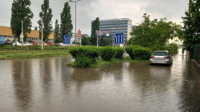 505501_bratislava dazd 676x507.jpg