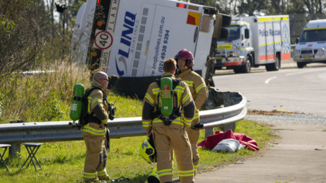 505618_australia_bus_crash_54606 676x451.jpg