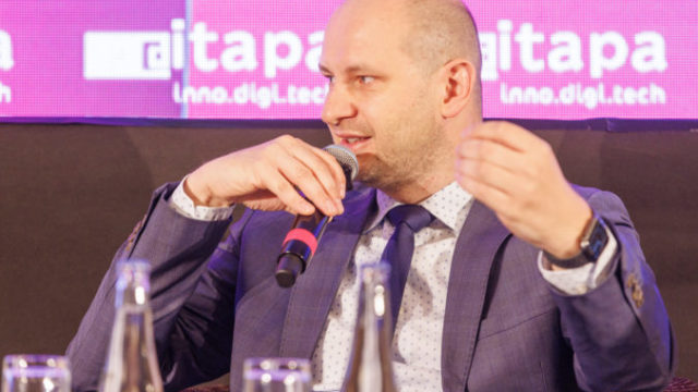 505852_minister balik 676x451.jpg