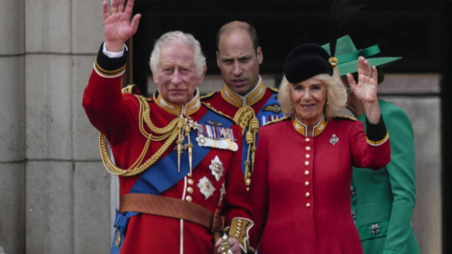 505898_britain_royals_trooping_the_colour_82380 676x451.jpg