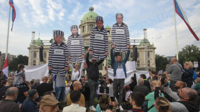 505911_serbia_protest_70035 676x451.jpg