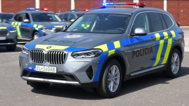 506187_nove policajne auta 676x419.jpg
