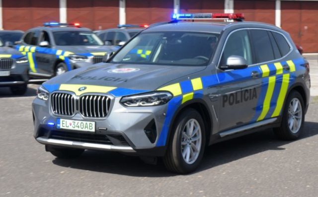 506187_nove policajne auta 676x419.jpg