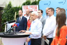 506509_dzurinda modri 676x451.jpg