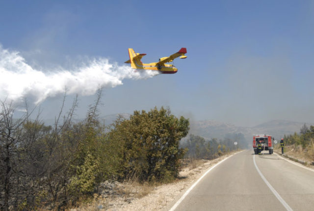 507174_europe_firefighting_planes_38022 676x453.jpg