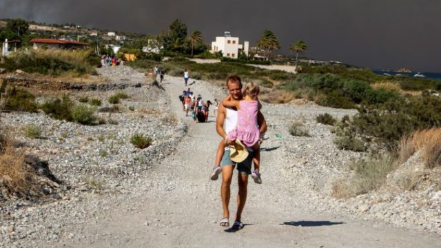 507604_greece_wildfires_63795 676x451.jpg