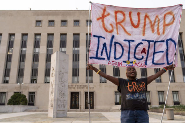 508093_aptopix_trump_capitol_riot_58477 676x451.jpg