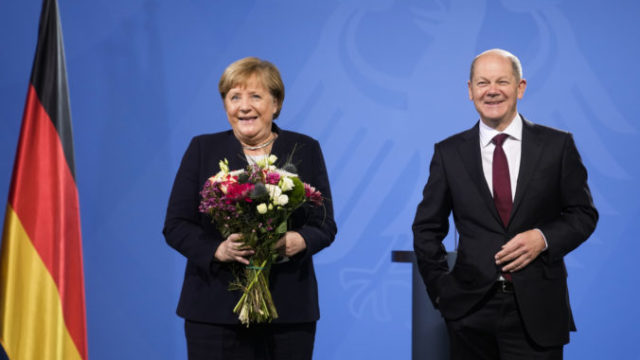 508475_germany_new_government_63275 a849a57f79ab4c4780ba47302cee8989 676x451.jpg