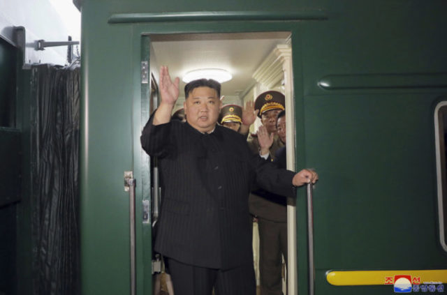 510191_north_korea_russia_kims_train_51039 676x447.jpg